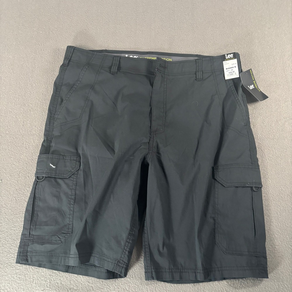 Lee Extreme Motion Cargo Shorts Mens Size 40 Black 10.5 Inseam 102187019